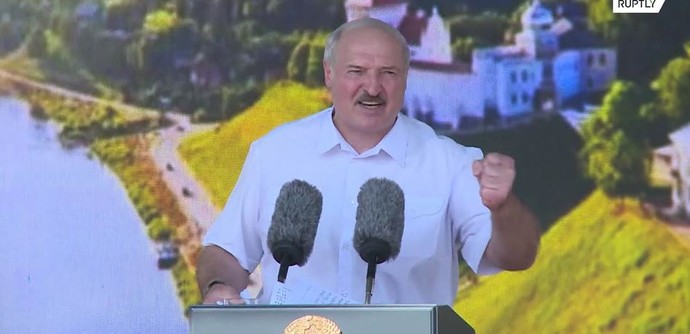 Лукашенко приказал закрывать бастующие предприятия