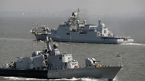 Российские и индийские корабли провели учения в Бенгальском залив