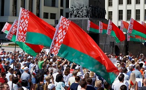 Сторонники Лукашенко вышли на митинг в центре Минска
