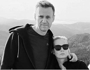 Стало известно о планах Запада заменить Навального женой
