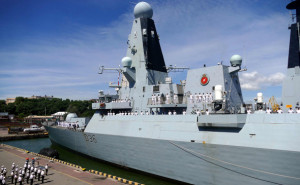 МИД после инцидента с британским эсминцем пригрозил «бомбить по цели»