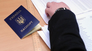 Путин подписал закон о праве крымчан с гражданством Украины быть госслужащими