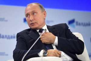 Путин подписал закон, разрешающий заблокировать соцсети, «Википедию» и Youtube