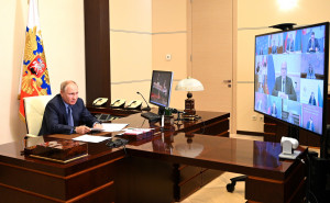 Путин поручил подготовить предложения по охране лесов