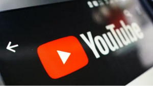 Роскомнадзор обвинил YouTube в игнорировании требования удалять фейки