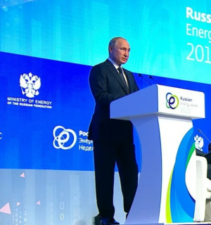 Песков заявил, что Путин может встретиться с CNBC на Российской энергетической неделе