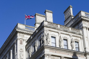 МИД Британии заявил о начале вывоза некоторых сотрудников посольства в Киеве