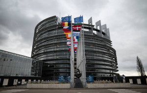 Европарламент одобрил решение Совета ЕС предоставить Украине пакет помощи в €1,2 млрд