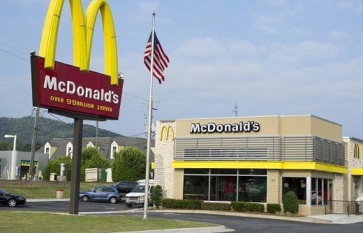 Макдональдс закроет свои рестораны в РФ на неопределённый срок