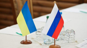 Подоляк: в переговорах делегаций РФ и Украины взята техническая пауза до 15 марта