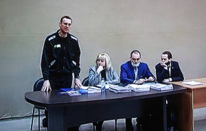 Прокурор просит 13 лет колонии для Навального по делу о мошенничестве и оскорблении суда