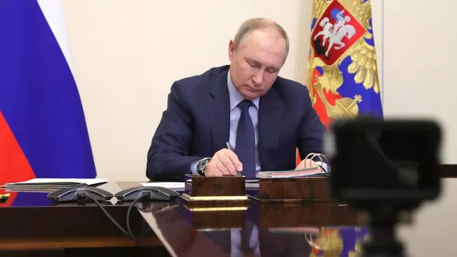 Путин исключил четырех экспертов из научного совета при Совбезе