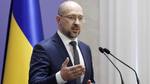 Премьер Украины заявил об обсуждении с США использования замороженных российских активов