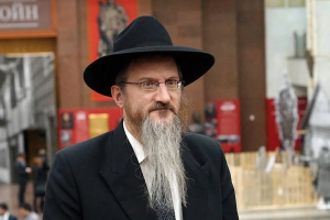 Раввин Лазар предложил главе МИД Лаврову извиниться за слова о евреях-антисемитах