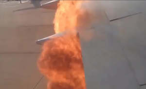 В Китае во время взлёта загорелся самолёт, есть пострадавшие