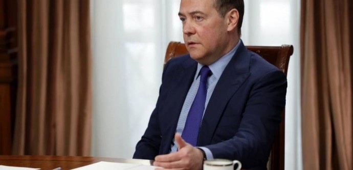 Медведев пригрозил Литве 