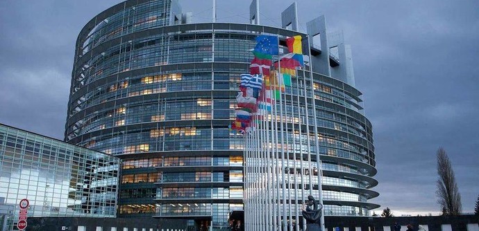 Еврокомиссия ограничивает правовой суверенитет Польши через финансы